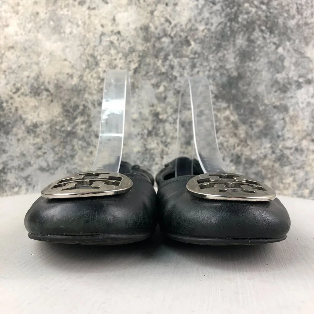Tory Burch Women's Size 9** Reva Black Leather Closed Toe Medallion Flats FAIR